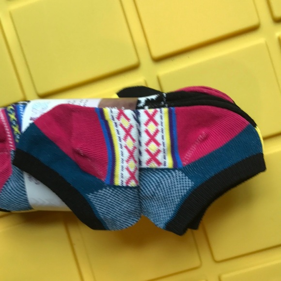 Muk Luks- 6-pair socks - Picture 5 of 8